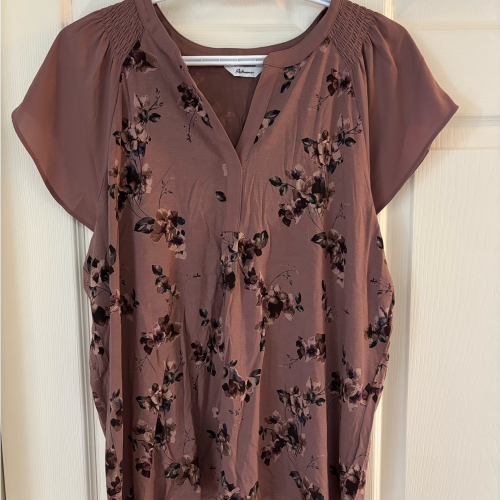 $15 - NWOT - Reitmans Dusty Rose Floral Blouse